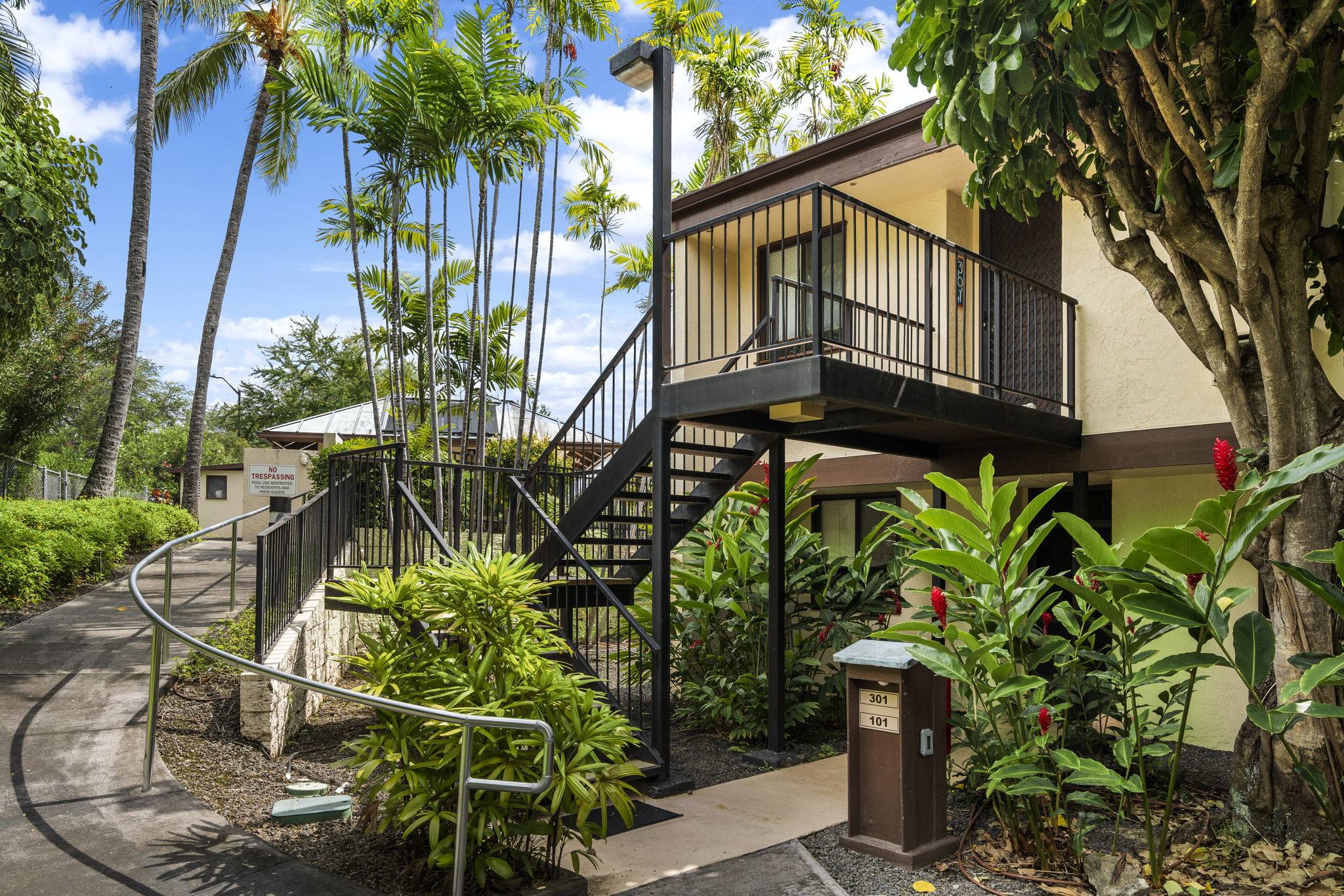 78-6920 ALII DR #301, Kailua-kona, HI 96740