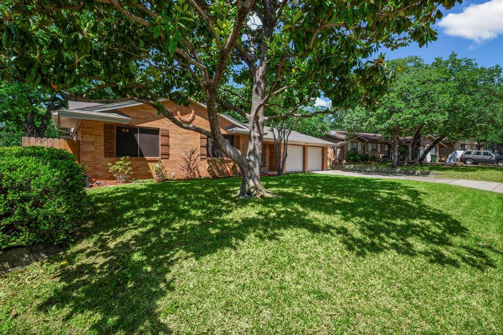 28 Coffee Tavern Road, Bedford, TX 76022