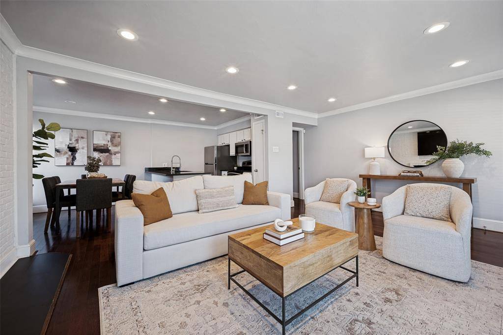 5930 Sandhurst Lane #218, Dallas, TX 75206