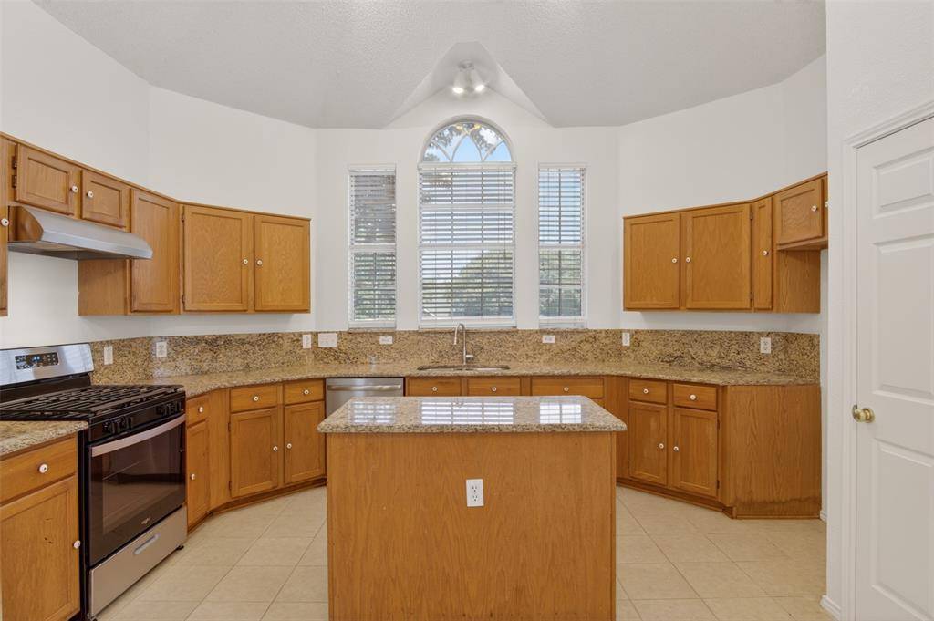 1822 Dartbrook Drive, Rowlett, TX 75089
