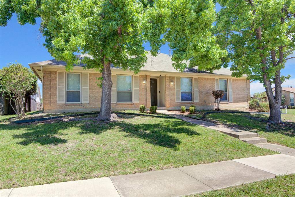1733 Brighton Drive, Carrollton, TX 75007