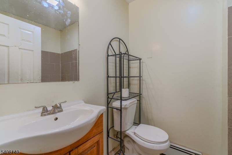 529 E Jersey St, Elizabeth City, NJ 07206