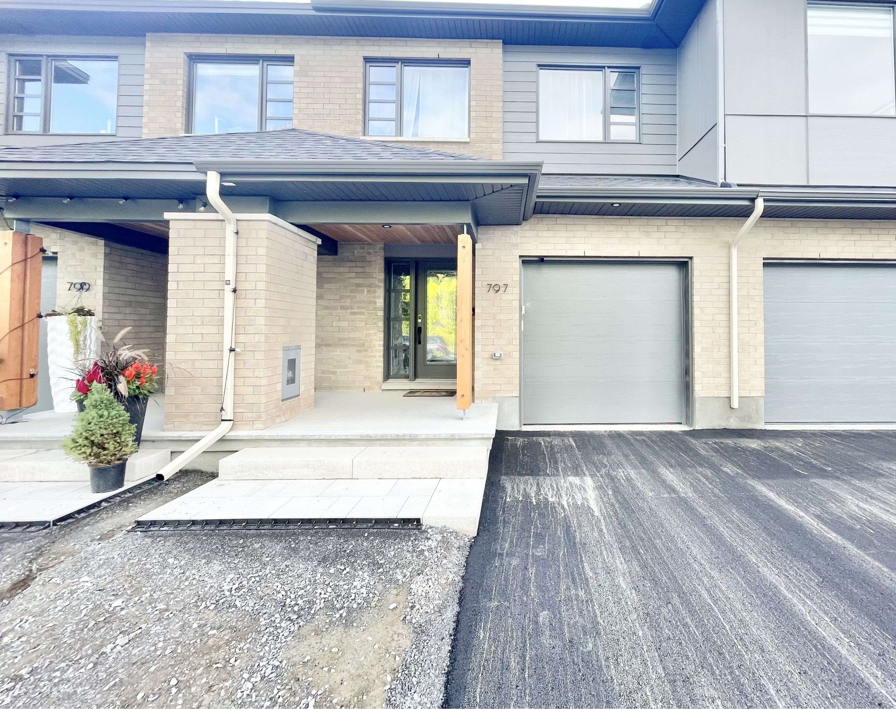 797 Brian Good AVE, Blossom Park - Airport And Area, ON K4M 0E2