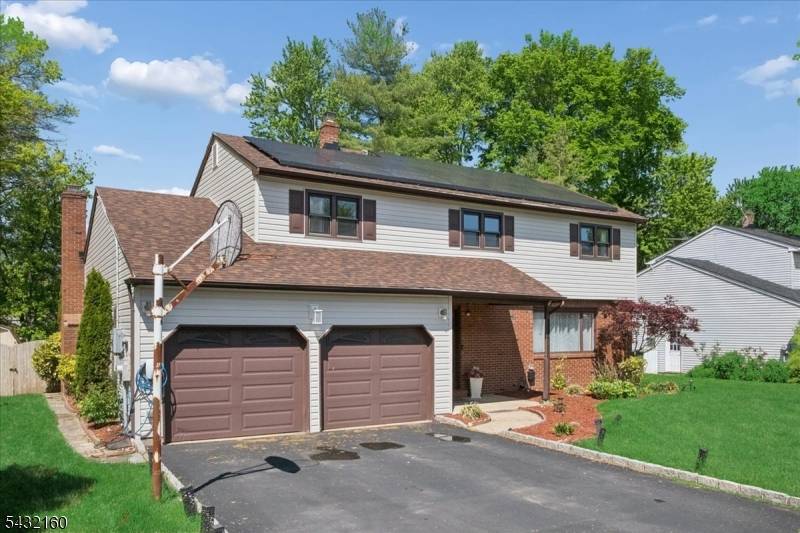 24 Sandalwood Dr, Edison Twp., NJ 08820
