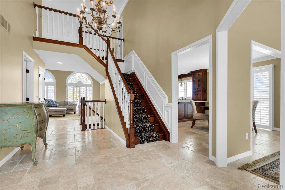 2256 Sudbury WAY, Bloomfield Hills, MI 48304