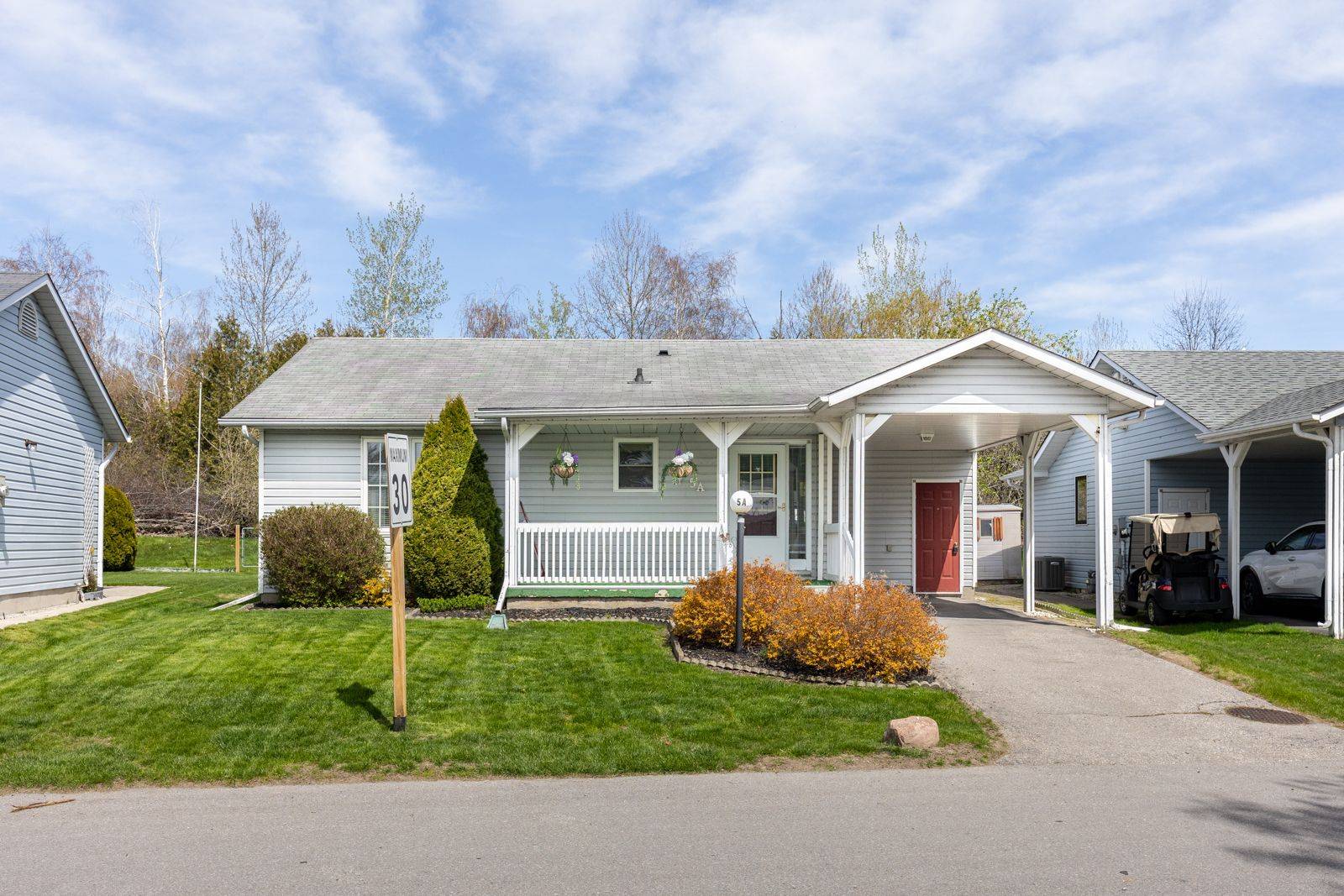 5A Fairway DR, Clarington, ON L1B 1B6