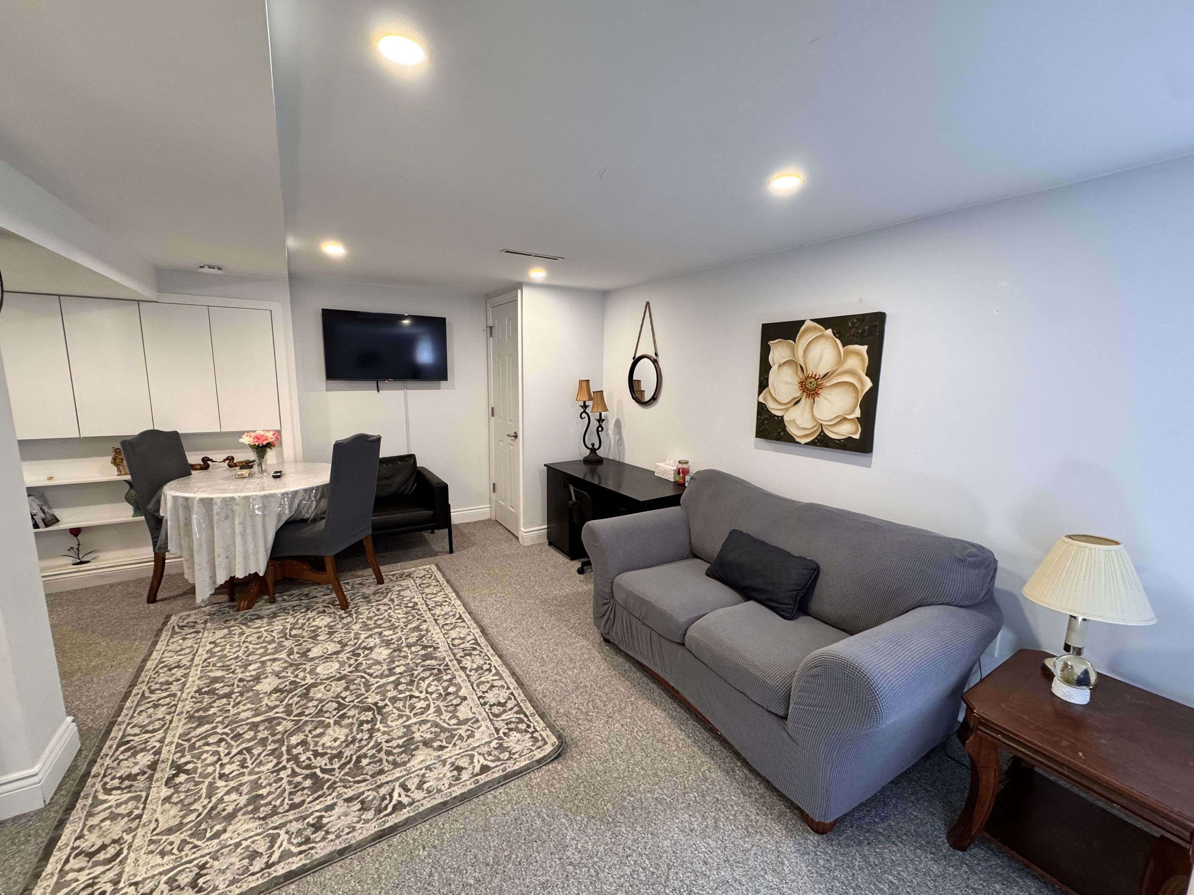 16 Haida DR, Aurora, ON L4G 3C7