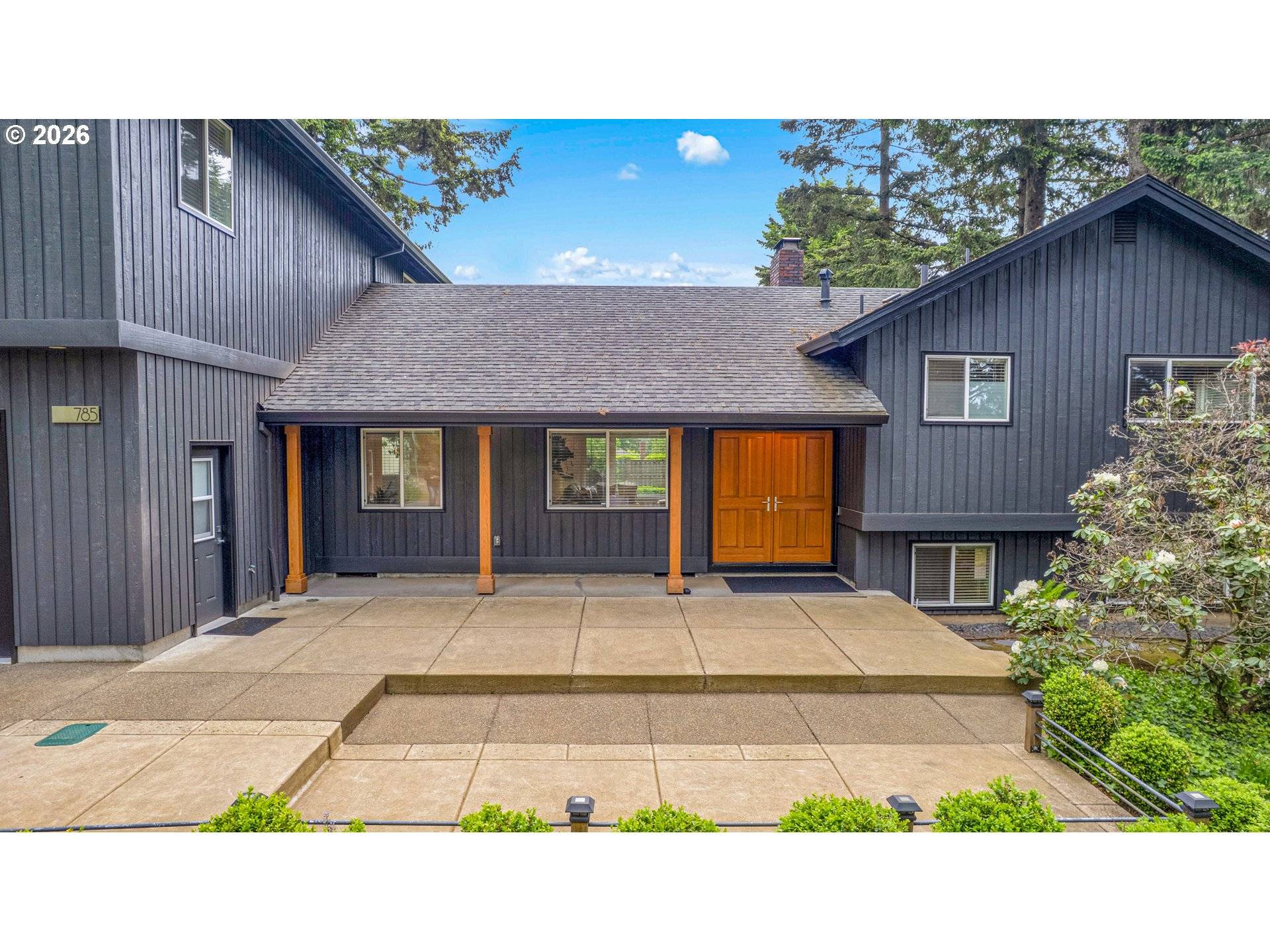 785 Marylhurst DR, West Linn, OR 97068