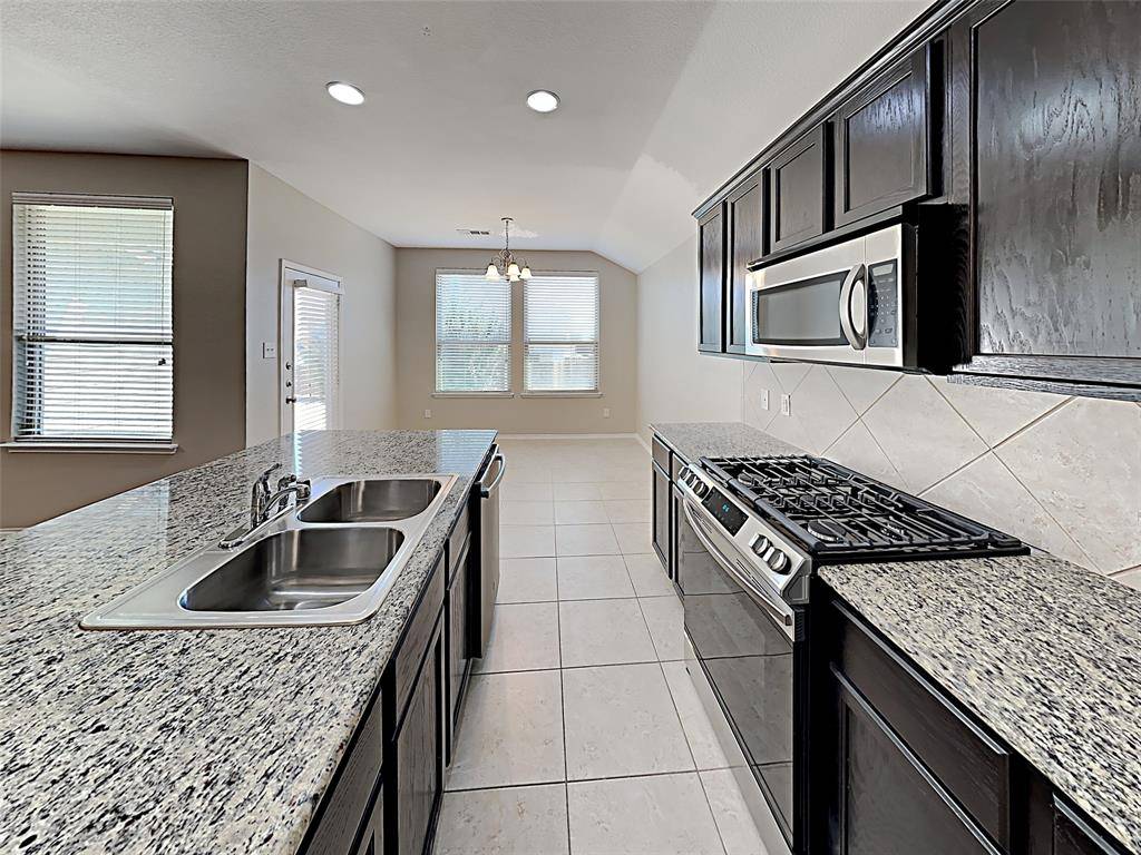 9344 Comanche Ridge Drive, Fort Worth, TX 76131