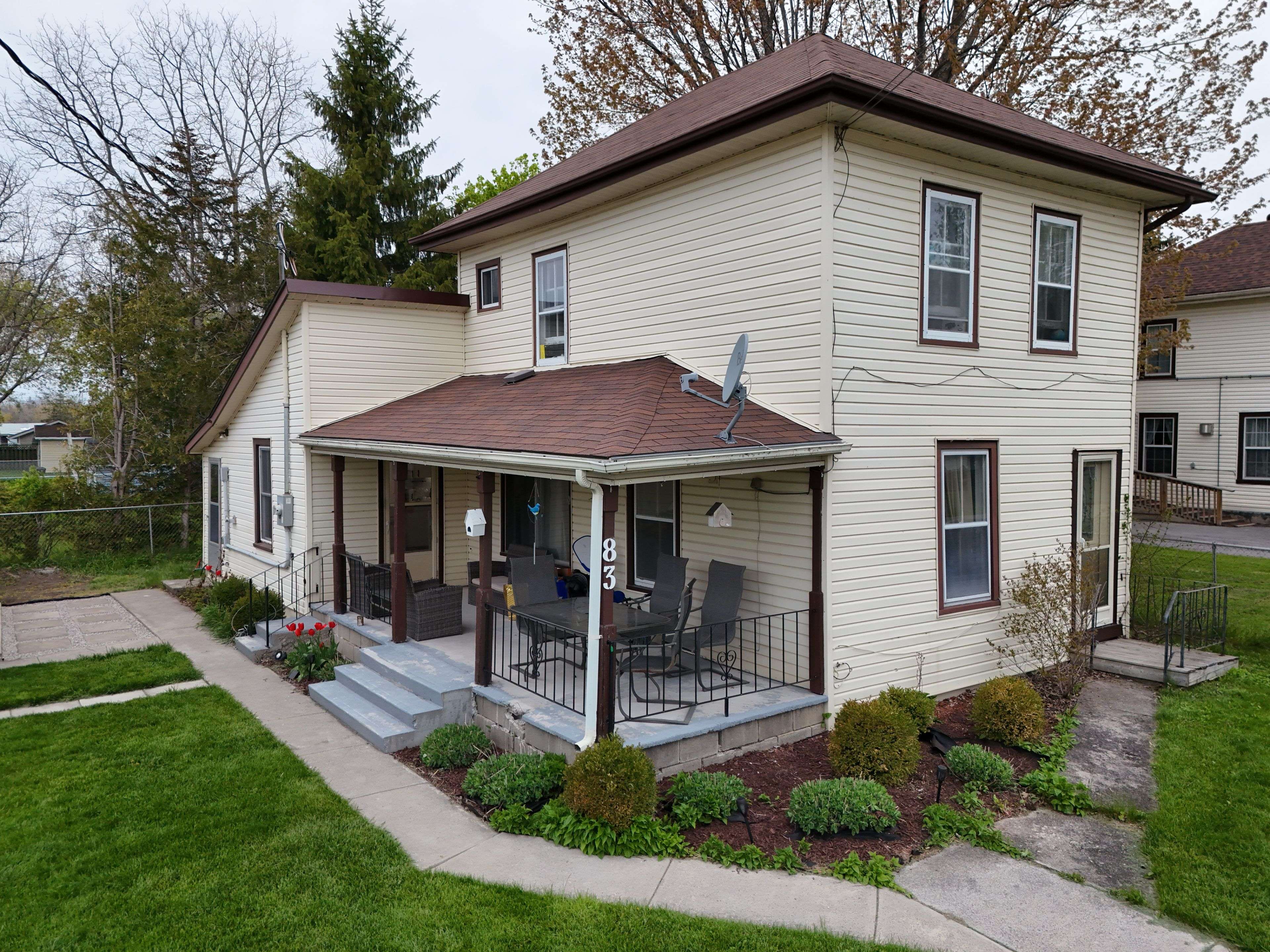 83 College ST, Deseronto, ON K0K 1X0