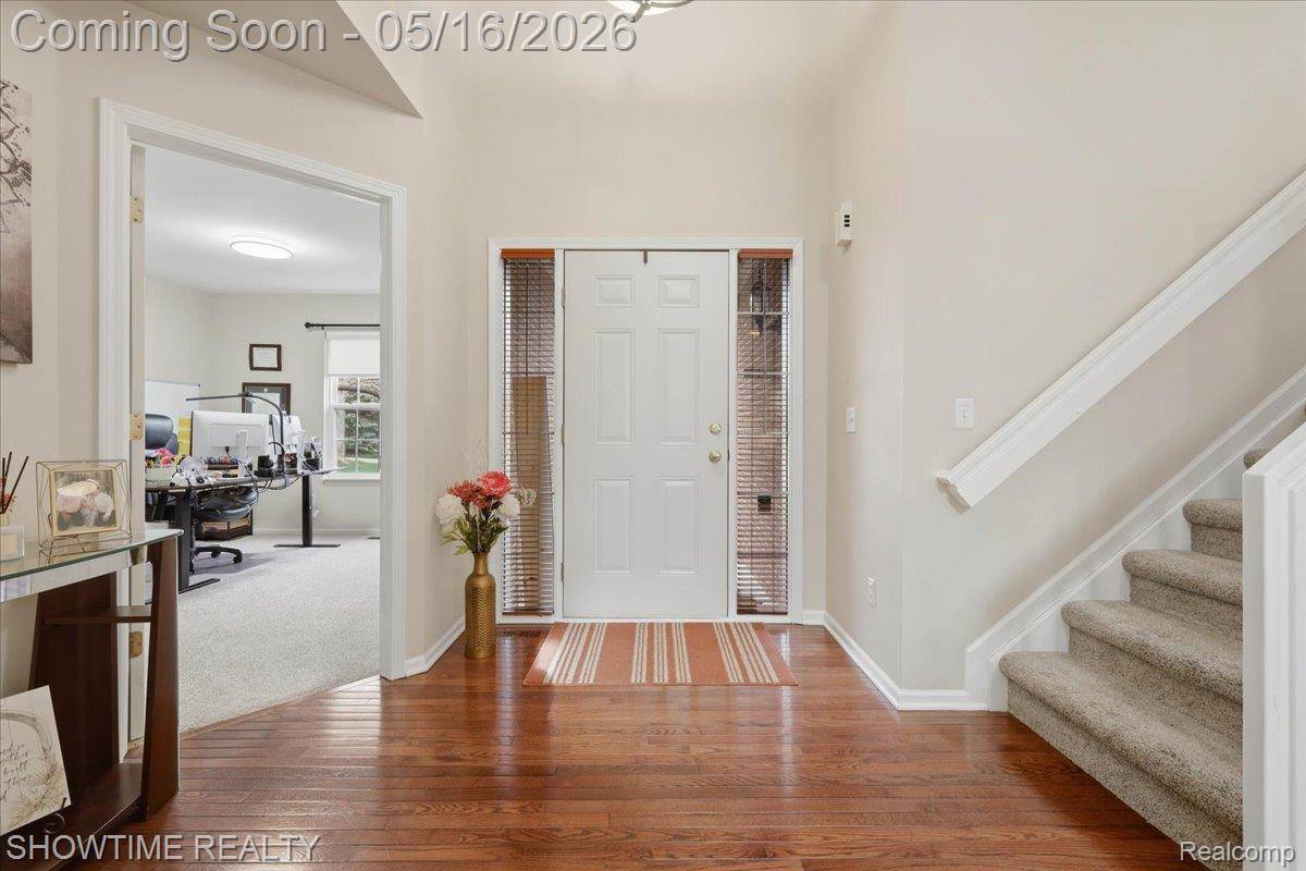 1311 Waverly DR, White Lake Charter Township, MI 48386