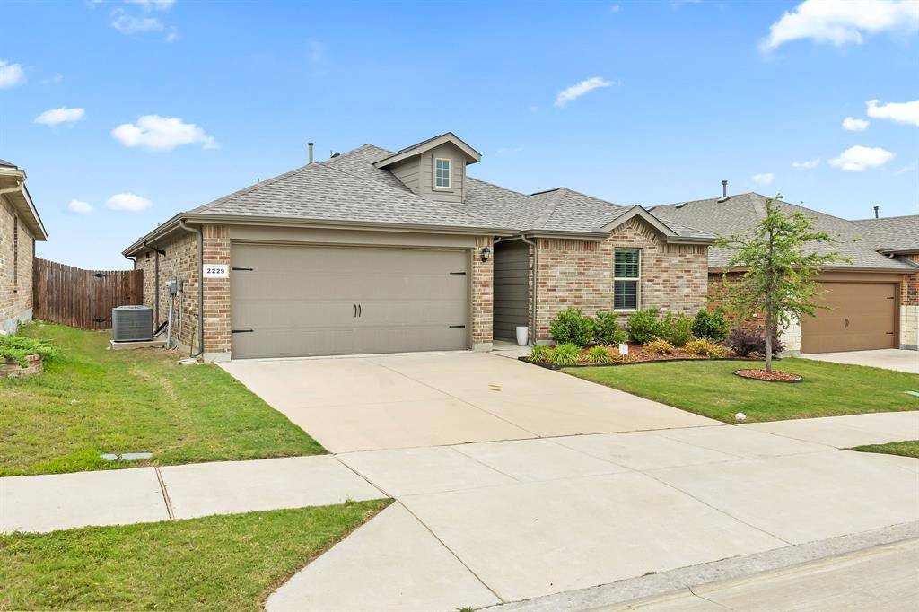 2229 Blythwood Trail, Fort Worth, TX 76108