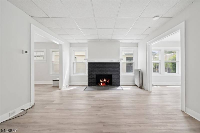 204 4Th Ave #1, East Orange City, NJ 07017
