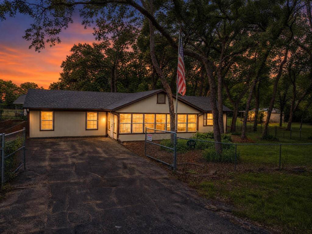 3917 Hidden Lake Court, Alvarado, TX 76009