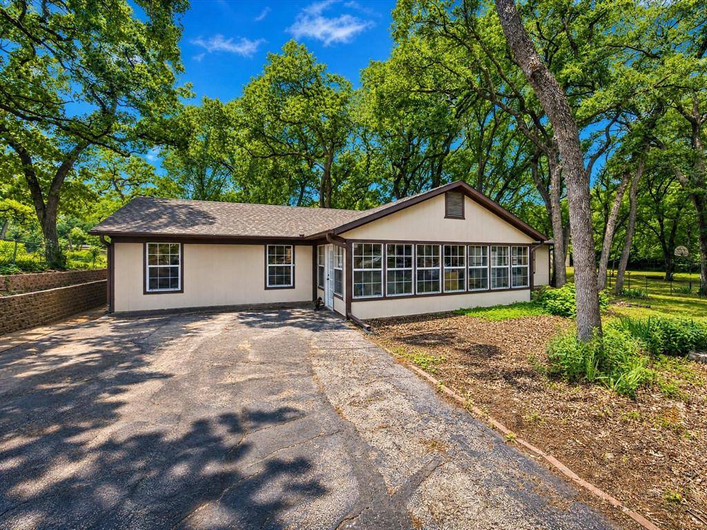 3917 Hidden Lake Court, Alvarado, TX 76009