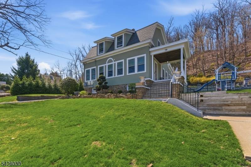 79 Ann St, Dover Town, NJ 07801
