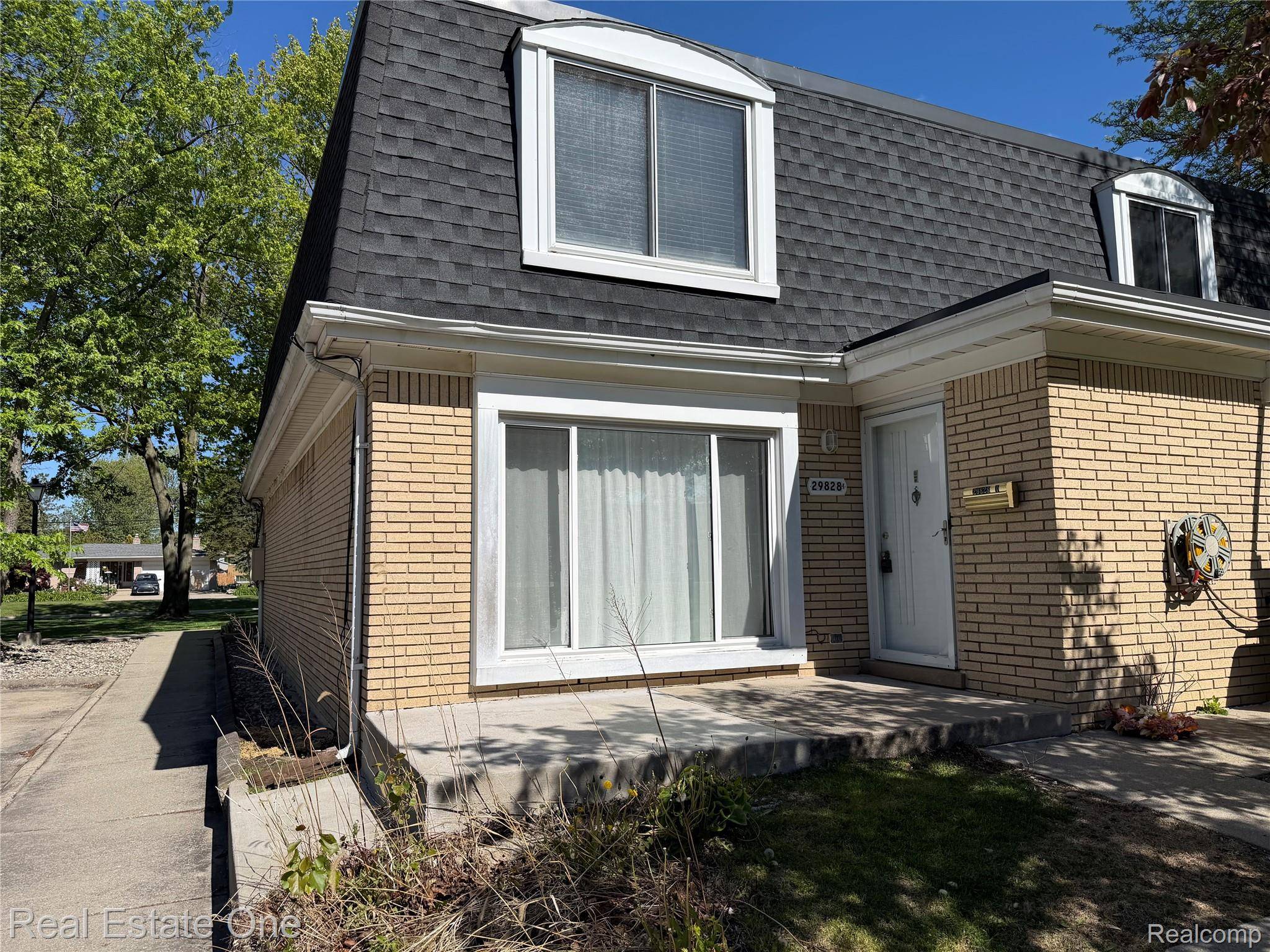 29828 CITY CENTER # 1 DR ## 1, Warren, MI 48093