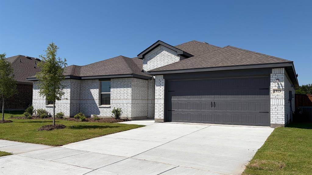 1913 Reveille Way, Terrell, TX 75160