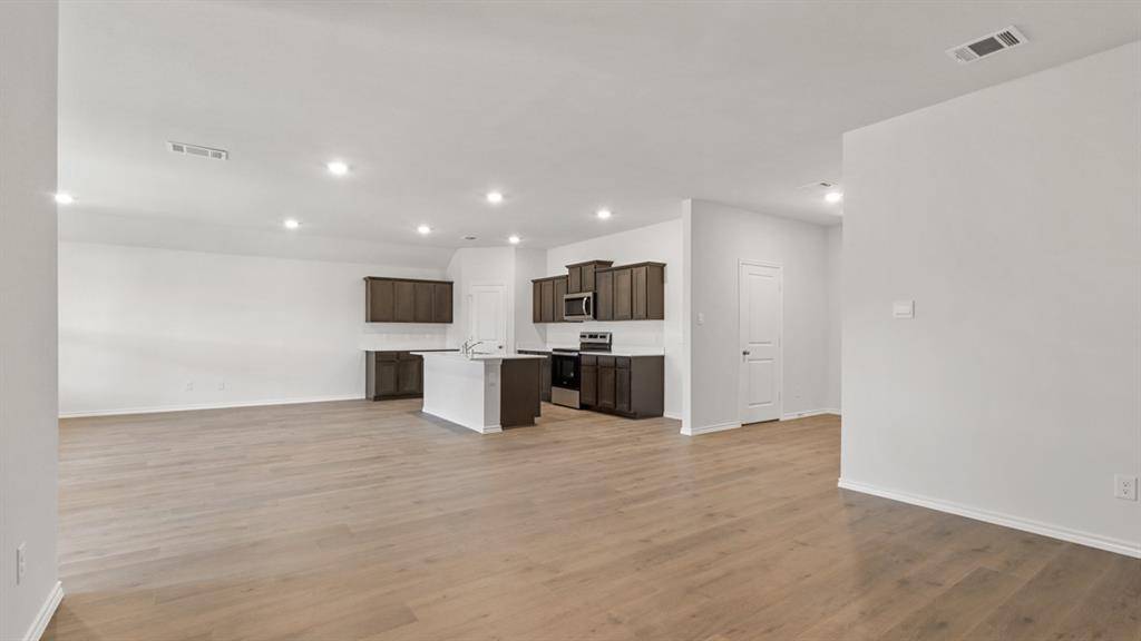 1913 Reveille Way, Terrell, TX 75160