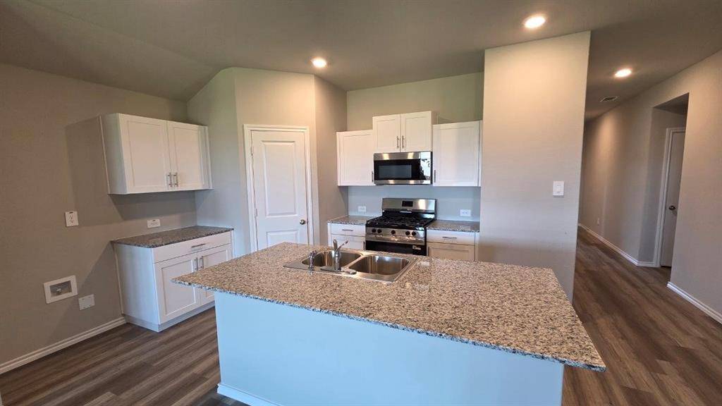 1008 FOXBURG Drive, Fort Worth, TX 76131