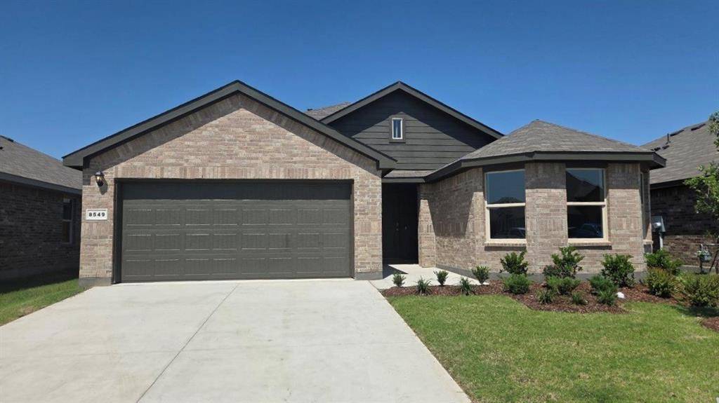 8549 DUNNSTOWN Drive, Fort Worth, TX 76131