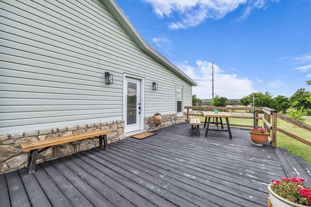 1037 County Road 2004, Glen Rose, TX 76043