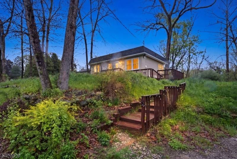 912 E Walnut Dr, Stillwater Twp., NJ 07860