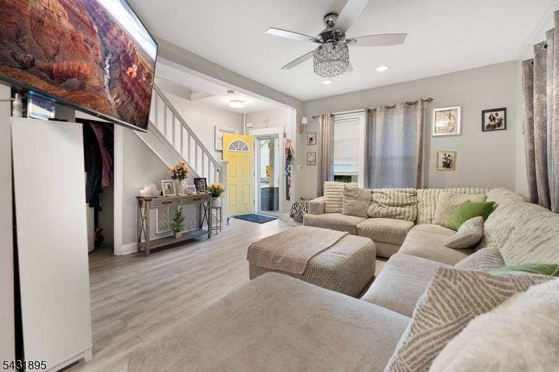 132 Jerome Pl, Bloomfield Twp., NJ 07003