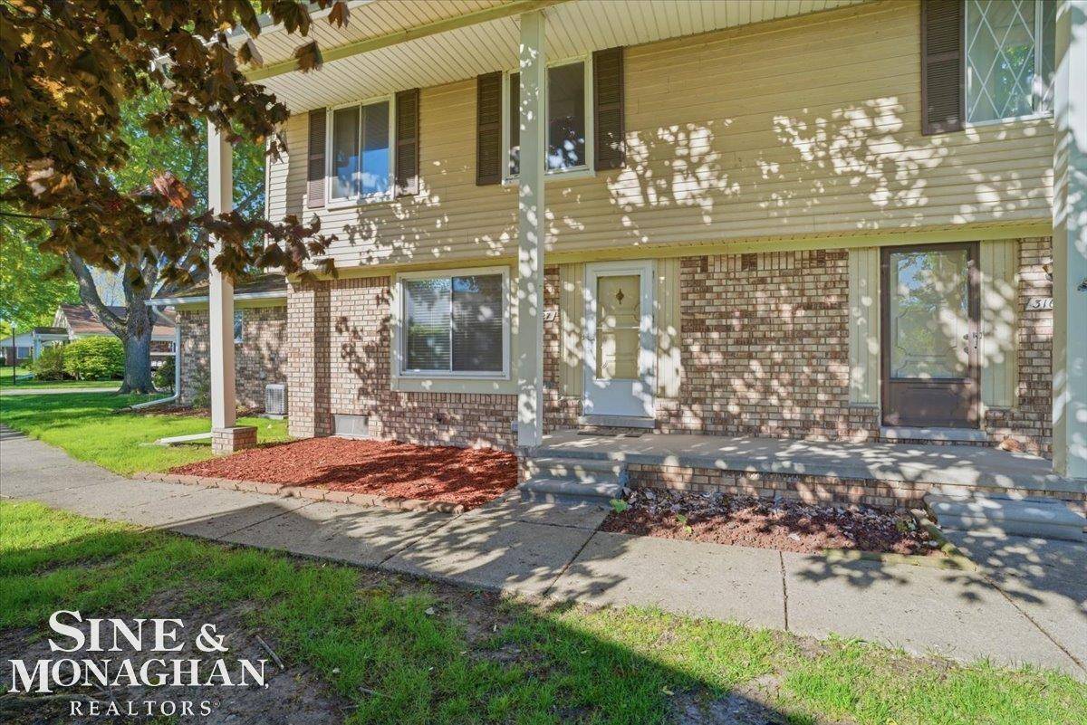 31627 Breezeway ST, Chesterfield Twp, MI 48047