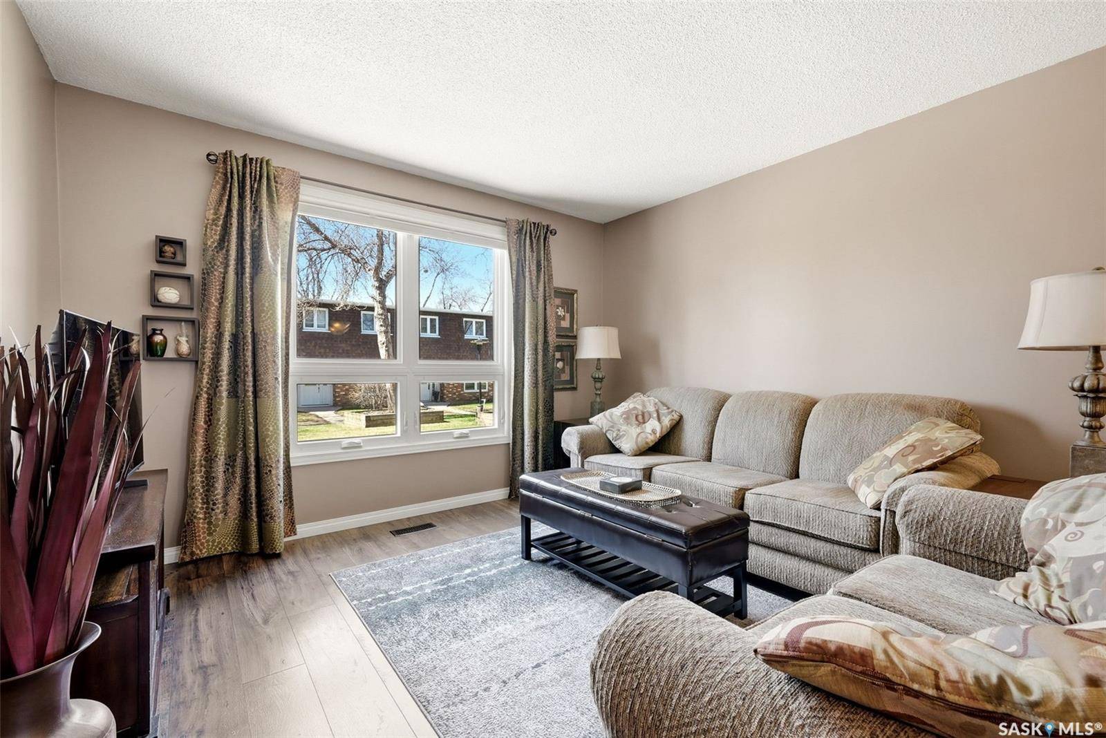 41 Spruceview ROAD, Regina, SK S4R 0E1