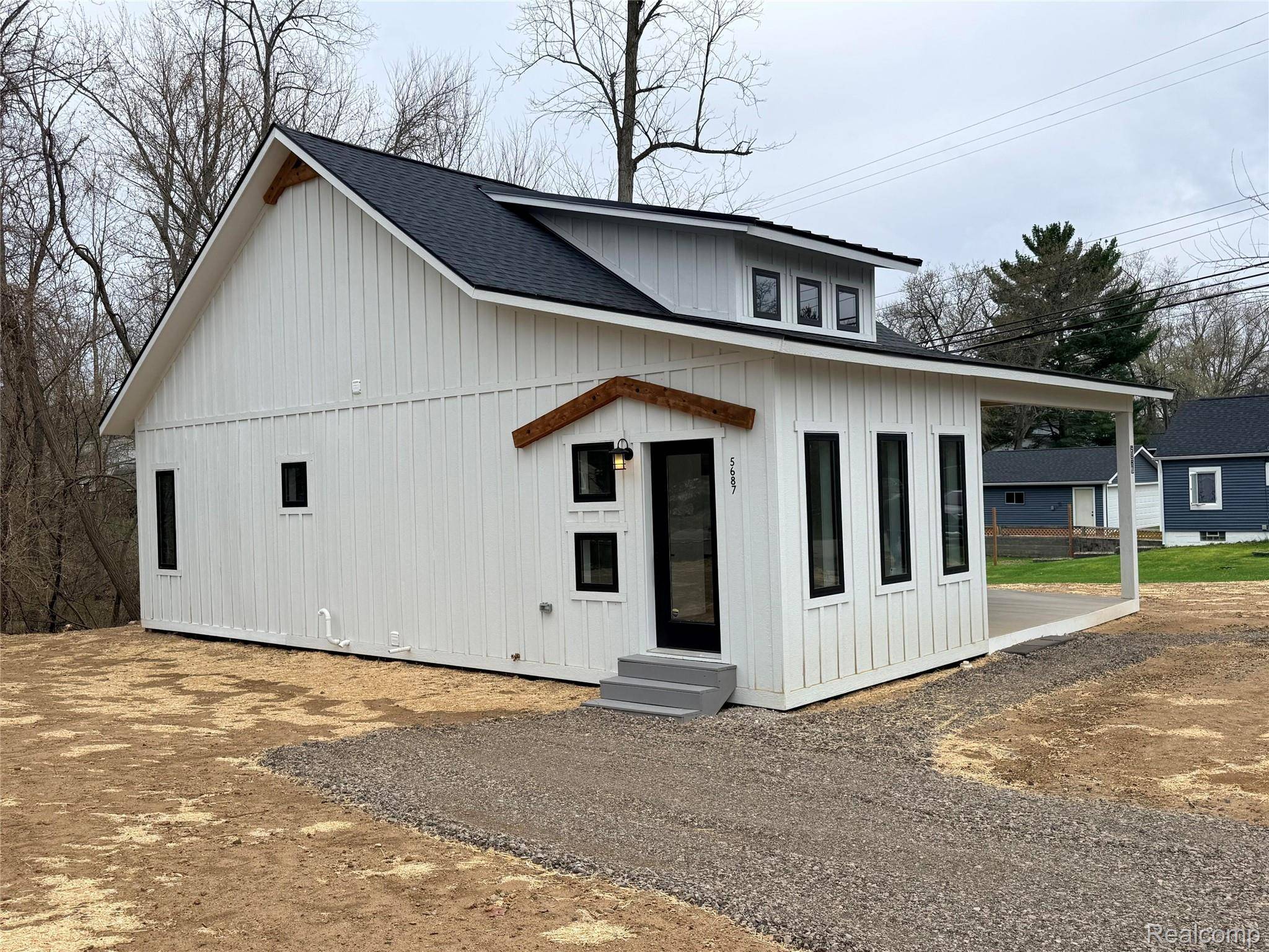 5687 Carroll Lake RD, Commerce Charter Township, MI 48382
