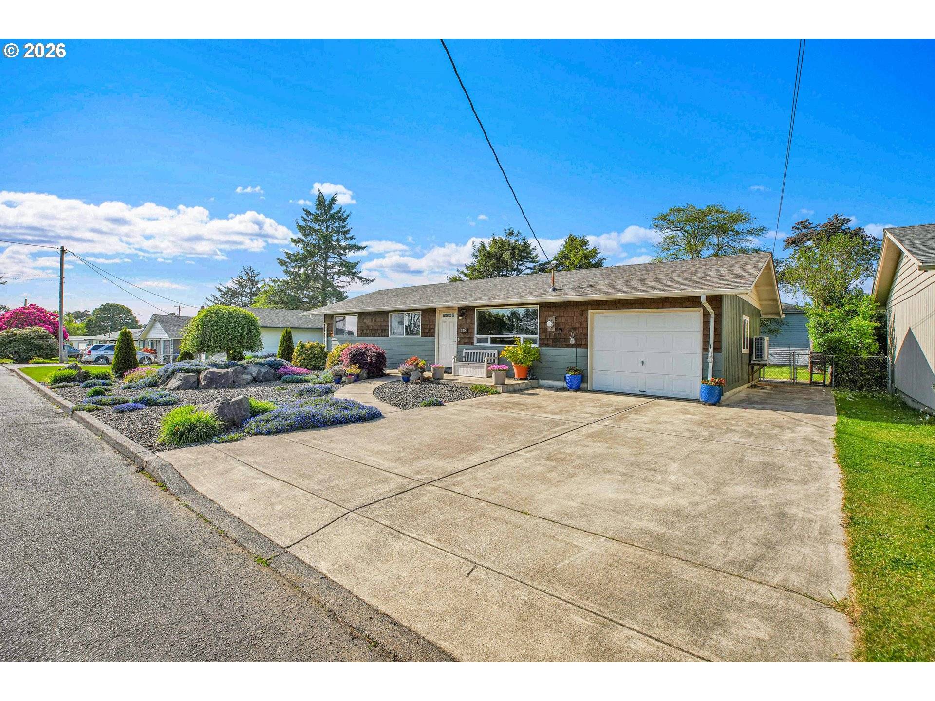 338 NE San-Bay-O CIR, Newport, OR 97365