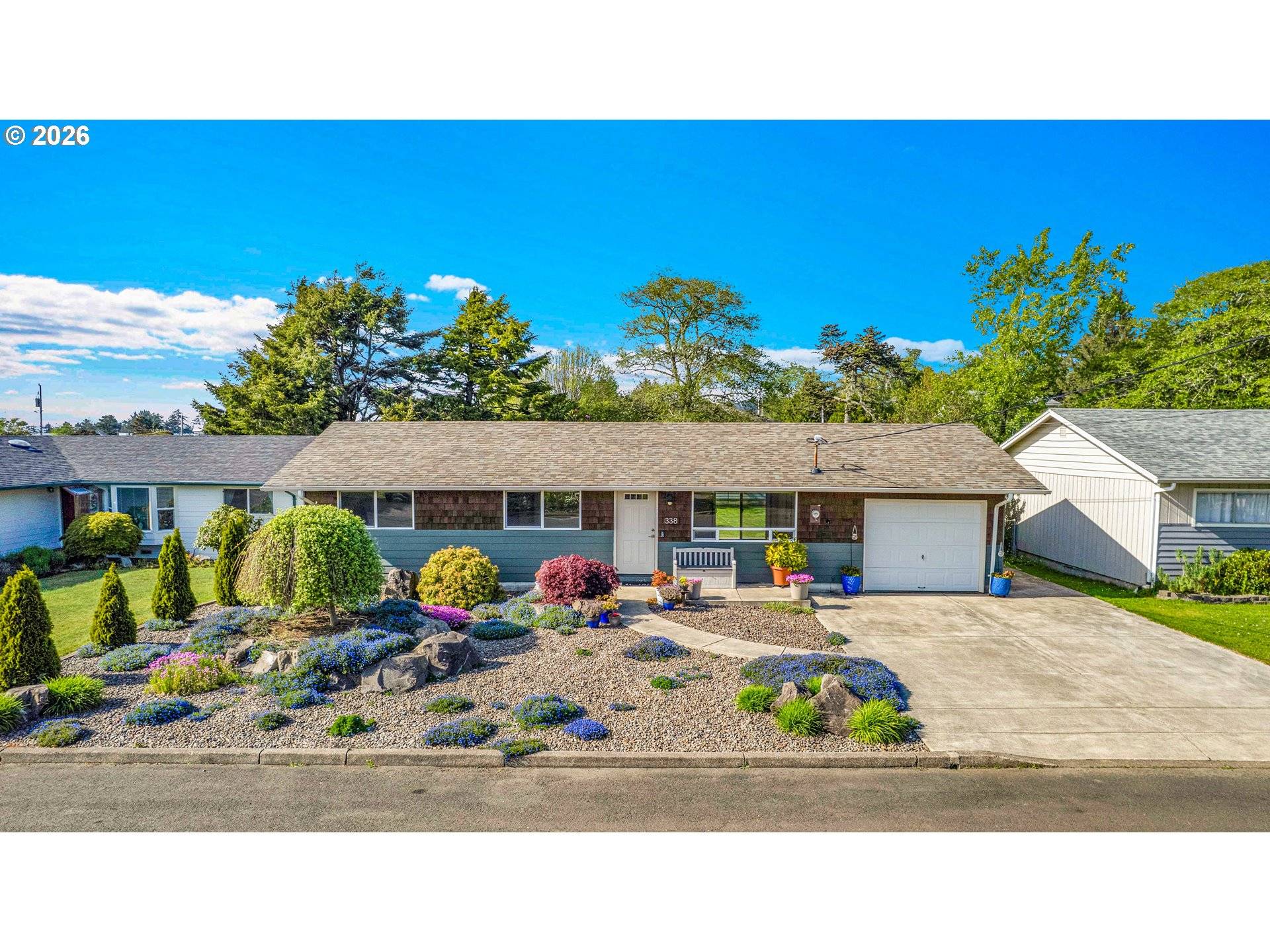 338 NE San-Bay-O CIR, Newport, OR 97365