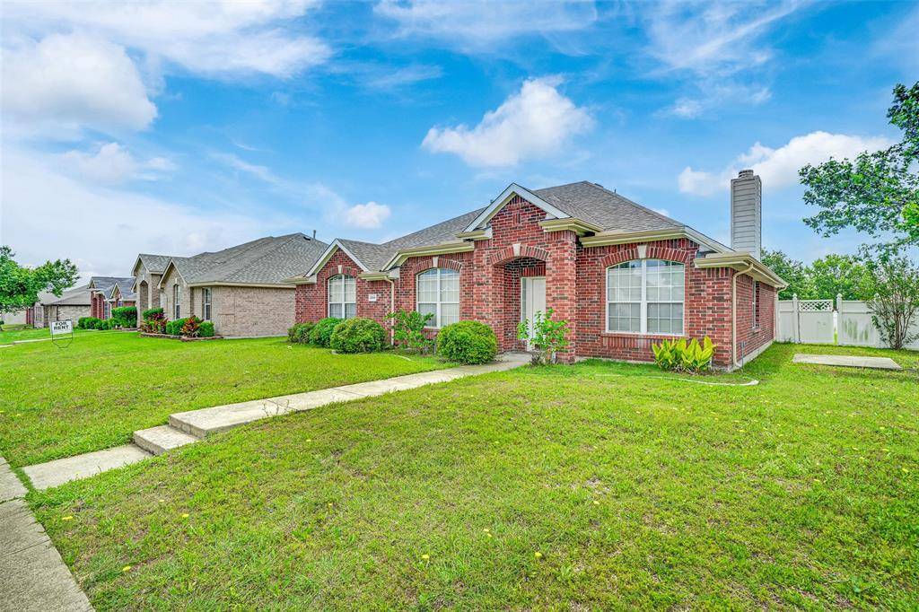 2068 Pecan Creek Drive, Mesquite, TX 75181