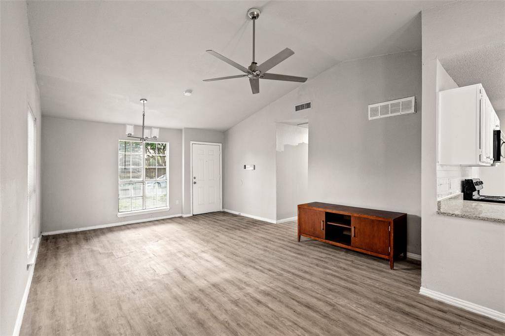948 Carom Way, Dallas, TX 75217
