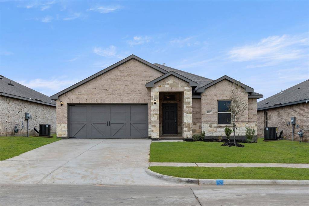 1903 Seminole Drive, Cleburne, TX 76033