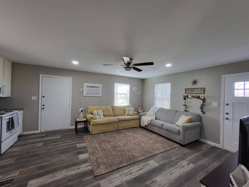 1901 E State Highway 276 #10, West Tawakoni, TX 75474