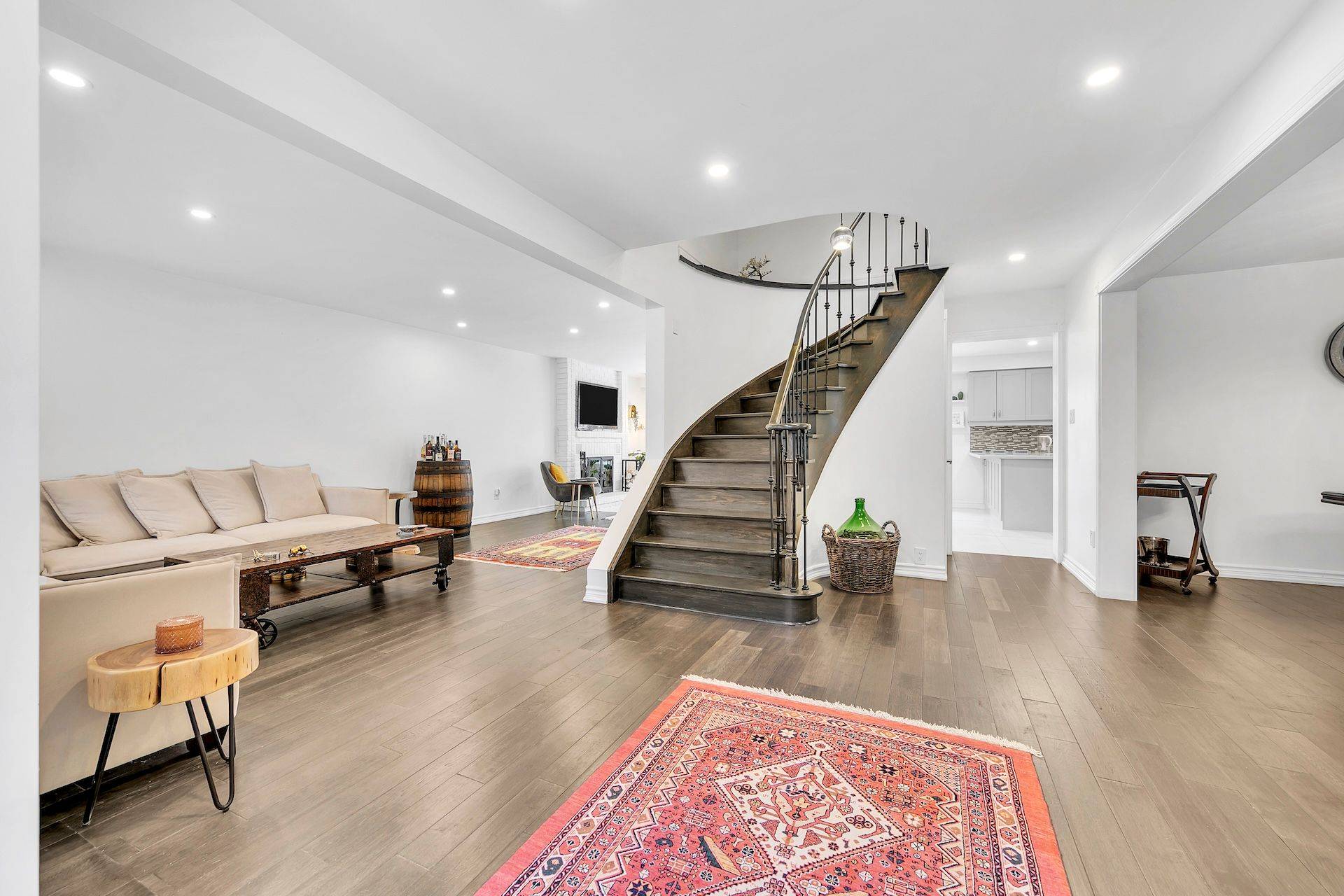 8 Sala DR, Richmond Hill, ON L4C 8C2