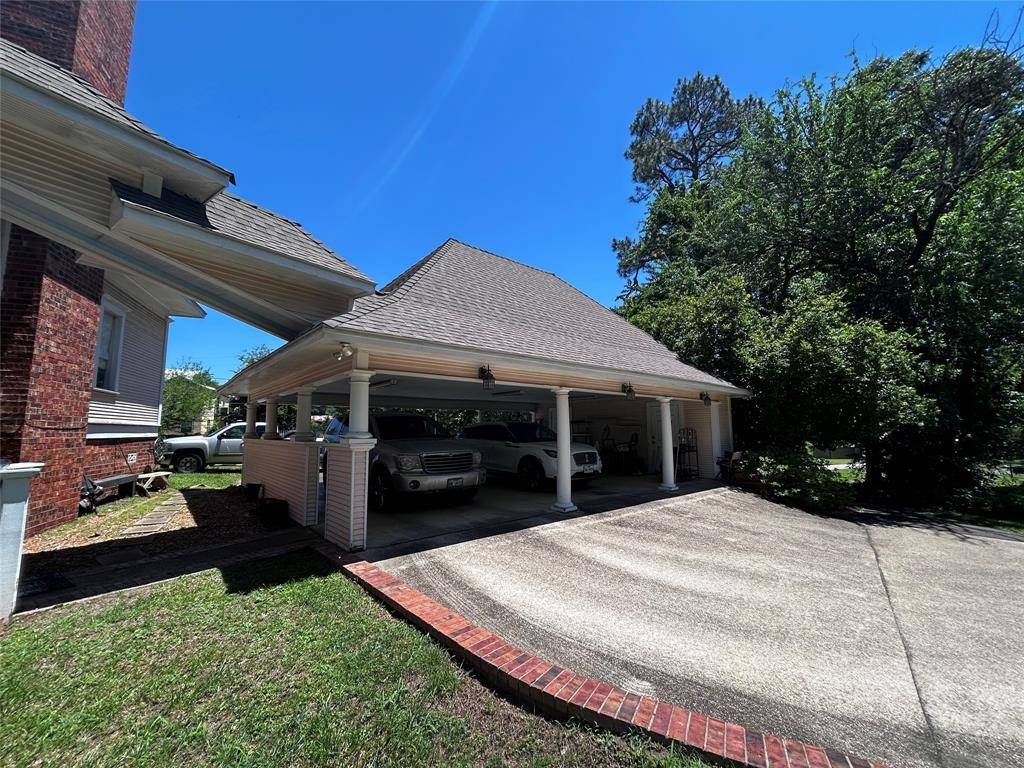 416 Shelbyville Street, Center, TX 75935