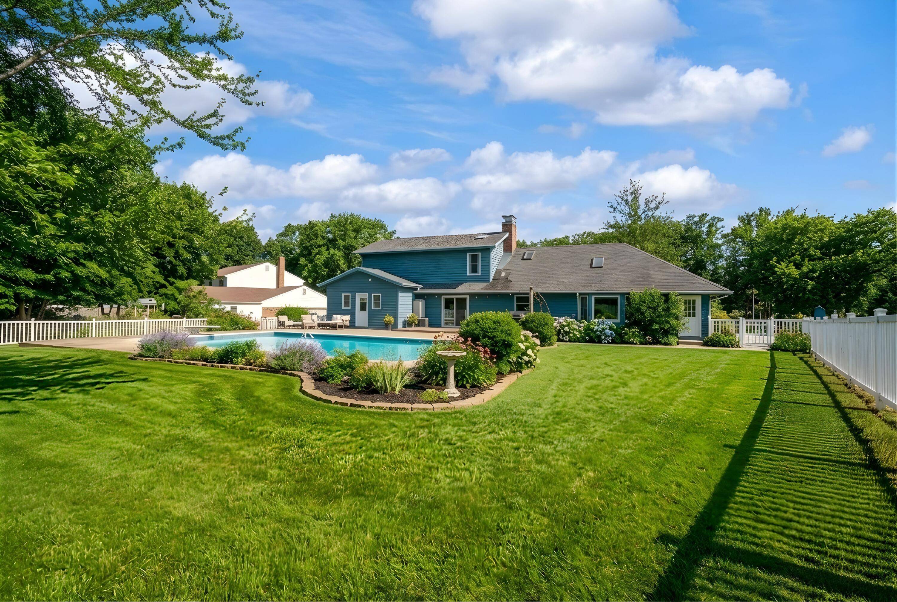 3140 Bluffwood PL, St. Joseph Twp, MI 49085