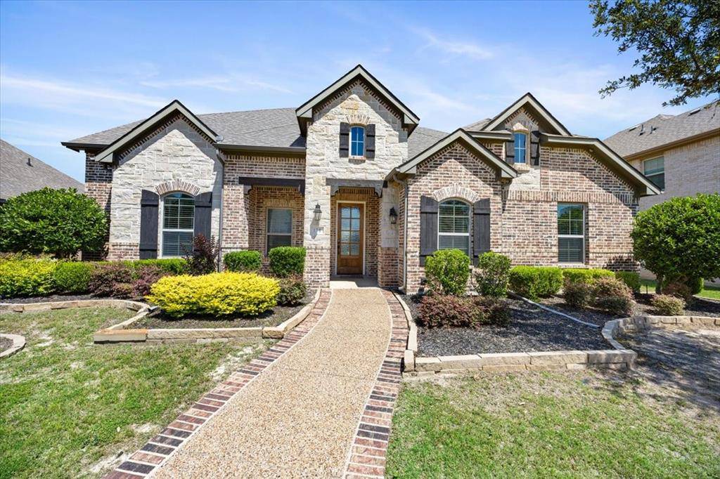 134 Pinewood Avenue, Red Oak, TX 75154