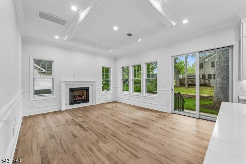 21 Maplewood Dr, Livingston Twp., NJ 07039
