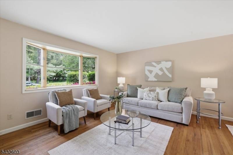 98 Grover Ave, Princeton Twp., NJ 08540