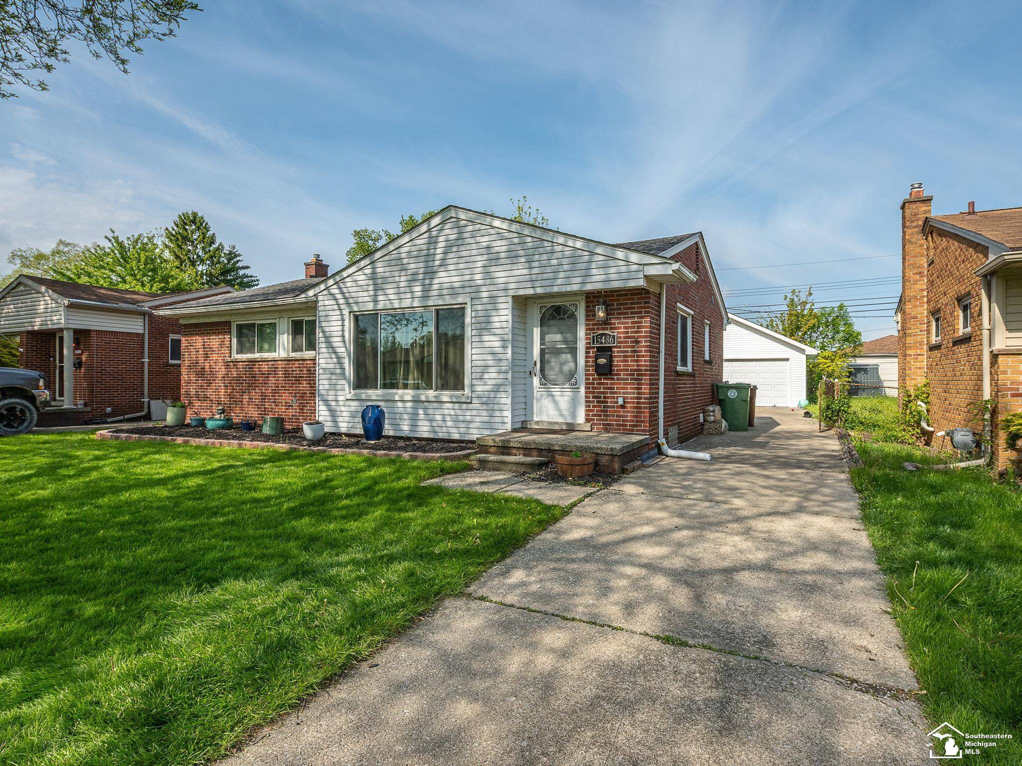 15486 Poplar ST, Southgate, MI 48195