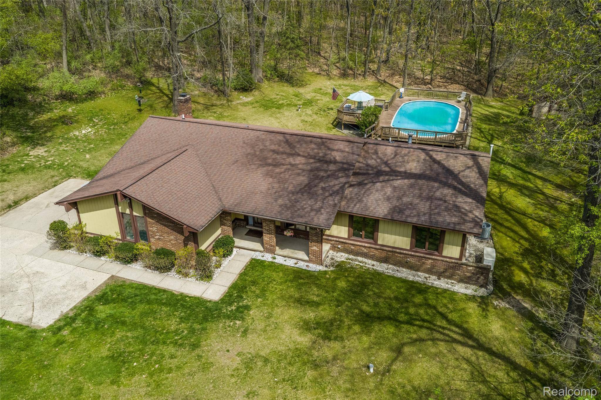 9730 Gibbs RD, Springfield Charter Township, MI 48348