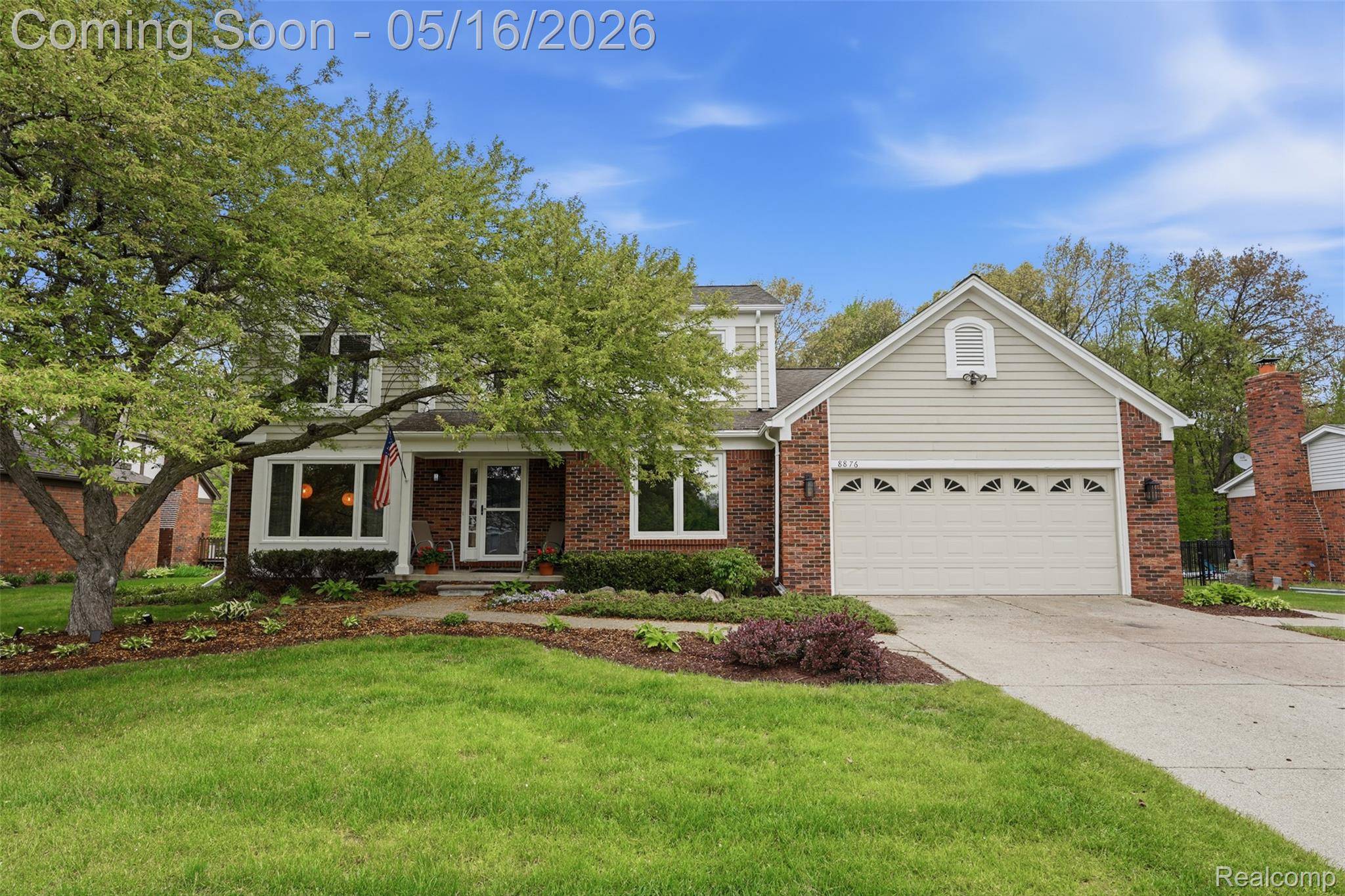 8876 Wintercove DR, Commerce Charter Township, MI 48382