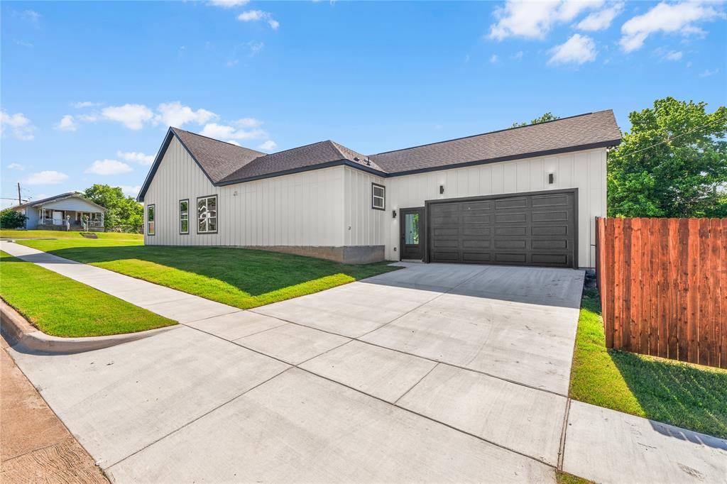 3021 Avenue J, Fort Worth, TX 76105