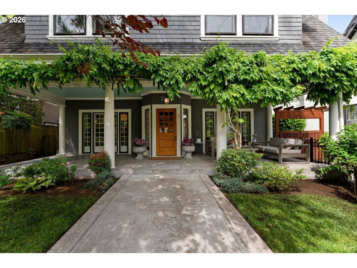 2815 NE 15TH AVE, Portland, OR 97212