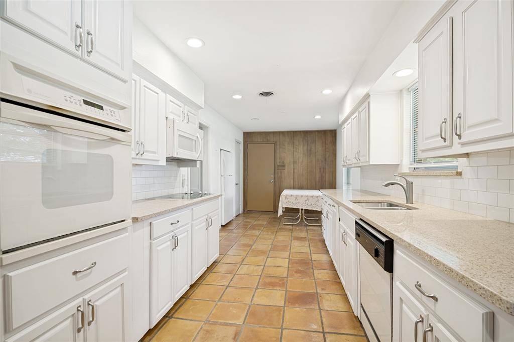 10208 Plummer Drive, Dallas, TX 75228