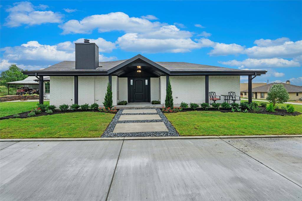 5463 Kelly Drive, Roanoke, TX 76262